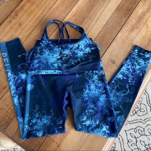 EUC Peloton Blue Floral Set, Medium